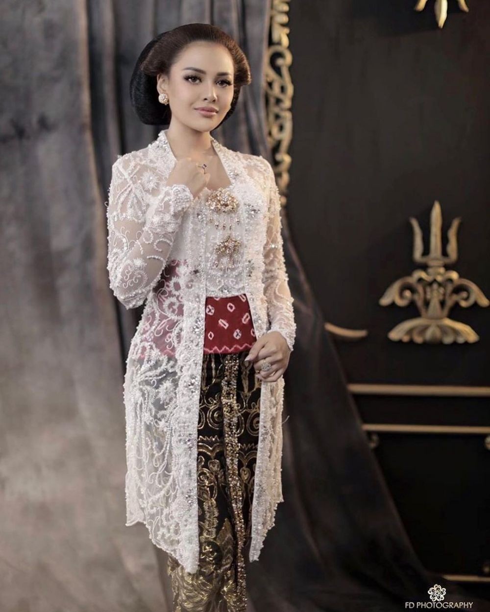 10 Ide Kebaya Rancangan Ancha Wedding, Langganan Para Artis!