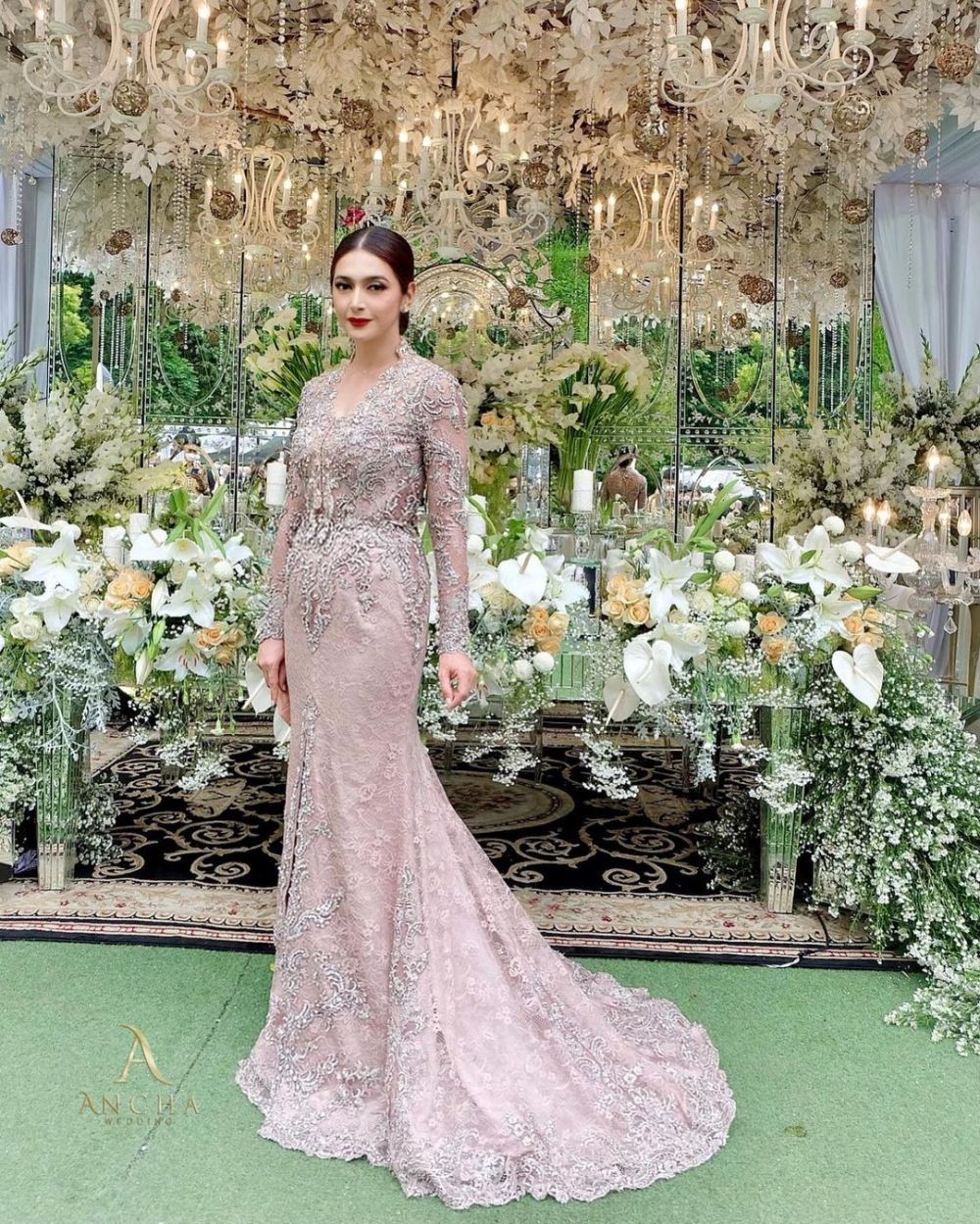 10 Ide Kebaya Rancangan Ancha Wedding, Langganan Para Artis!