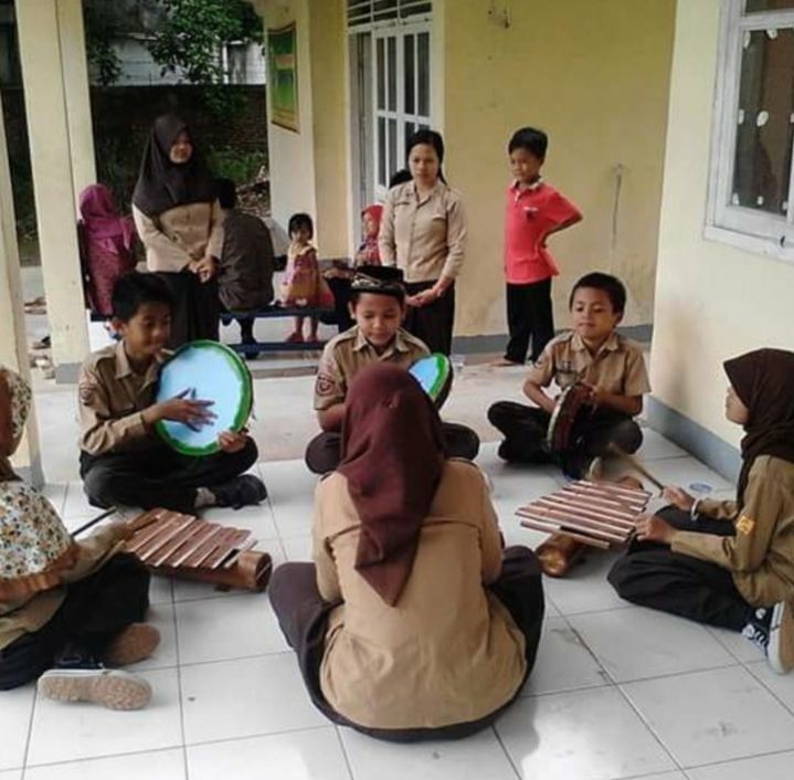 Disdikbud Metro Latih Guru Alat Musik Tradisional Lampung Gamolan