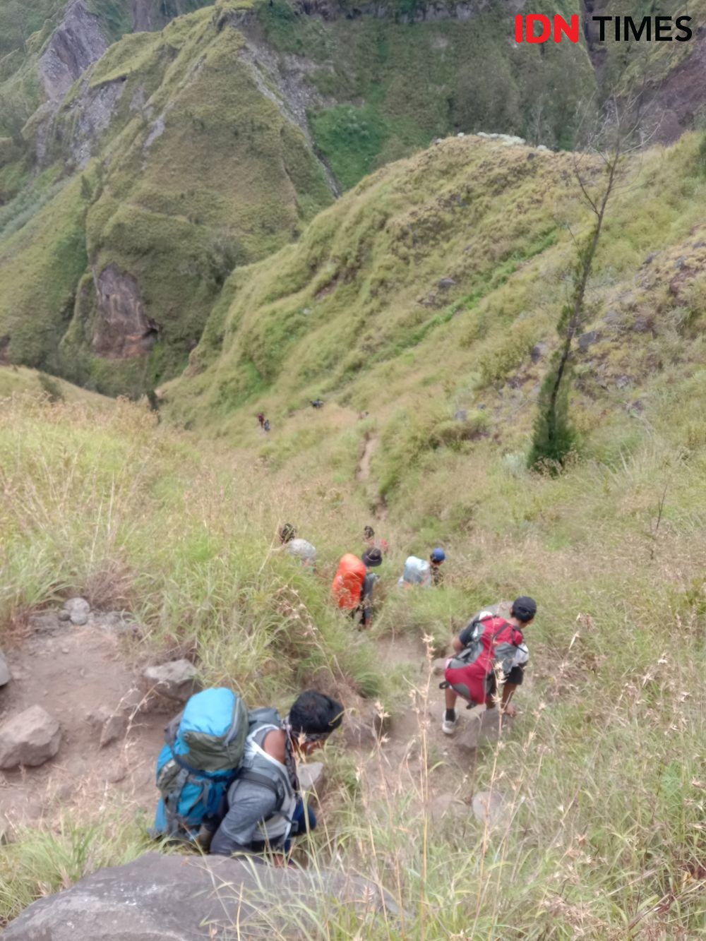 Gak Turun Bawa Sampah, TNGR 'Blacklist' 53 Pendaki di Gunung Rinjani 