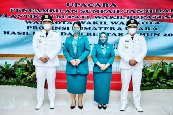 10 Potret Kompak Kahiyang Ayu dan Shaula Semasa Hidup