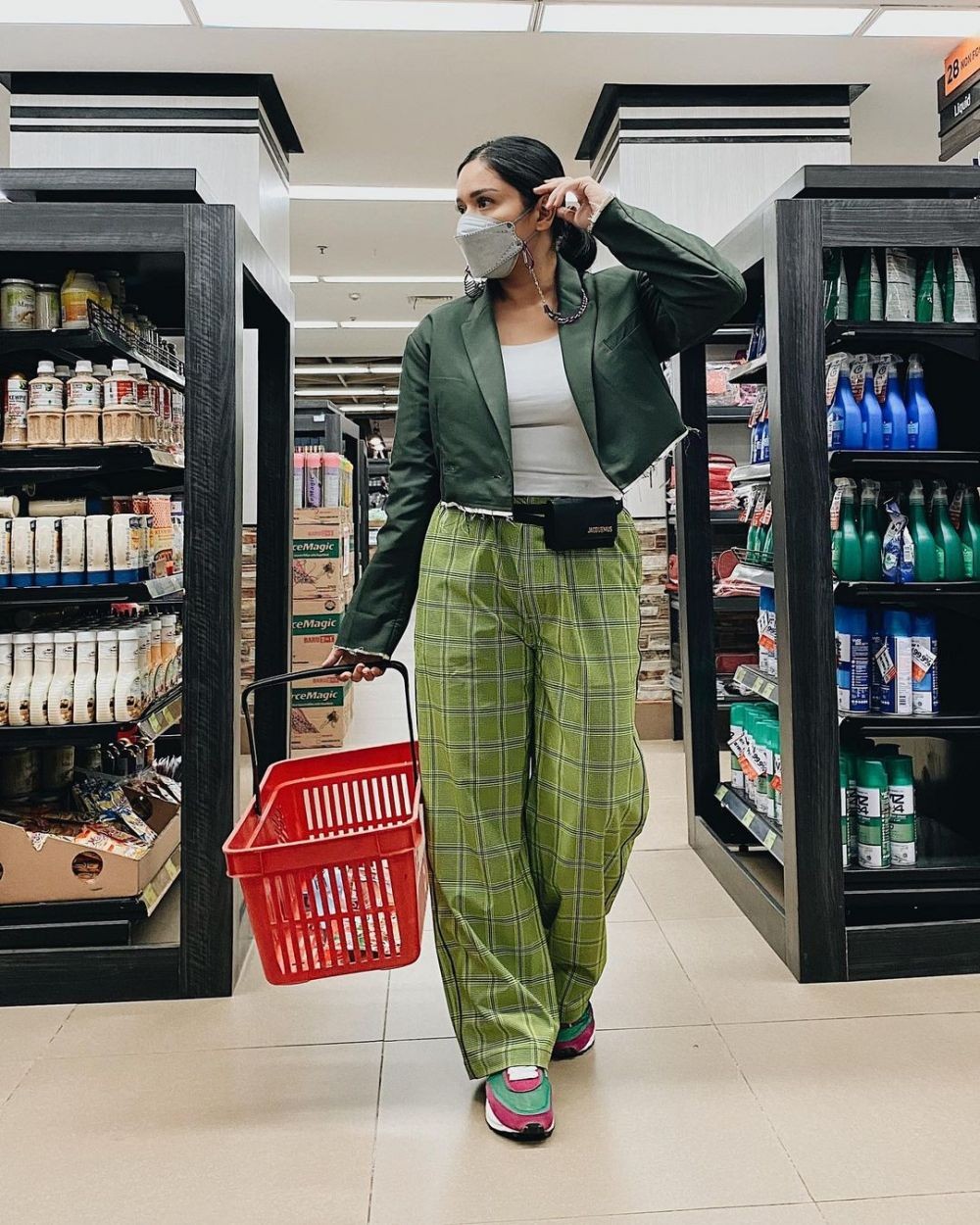 9 Ide Kombinasi Outfit Warna Hijau, Segarkan Mata dan Penampilan