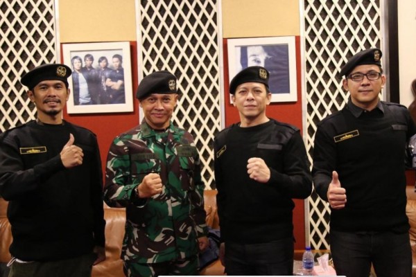 TNI AL Gandeng Noah Aransemen Ulang Lagu Himne Korps Kapal Selam