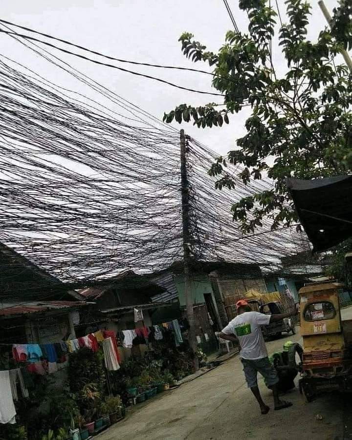 10 Momen Gak Nyadar Difoto dari Belakang, Bikin Nahan Ngakak!