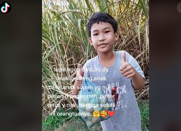 Viral, Anak SD Tinggalkan Secarik Pesan di Pagar: Boleh Minta Jambu?