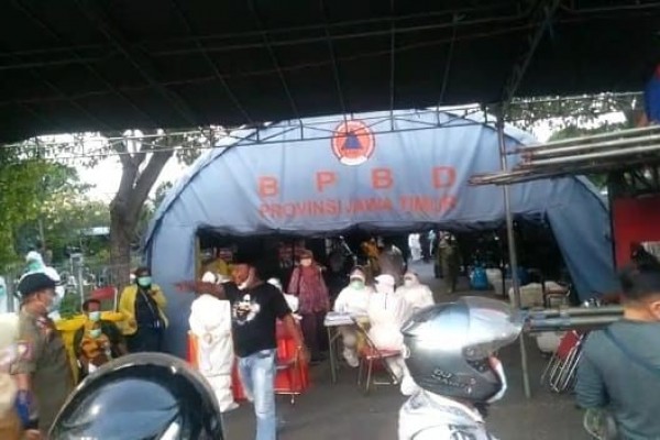 Menolak Tes Swab, Warga Madura Tantang Polisi Duel di Suramadu