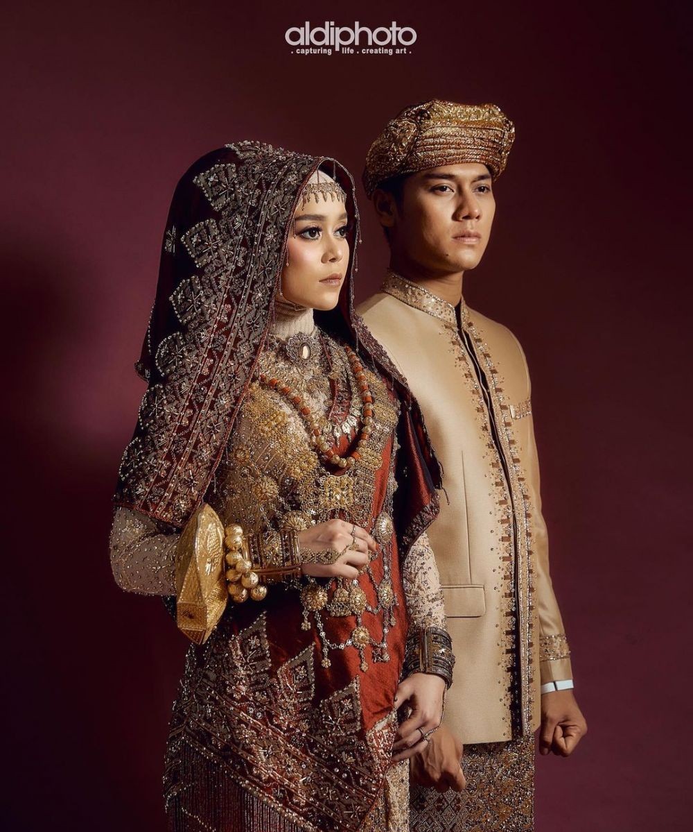 9 Inspirasi Prewed Lesty Kejora-Rizky Billar, Baju Adat nan Anggun