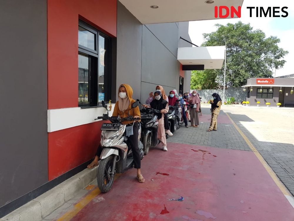Heboh BTS Meal, Polisi Bubarkan Kerumunan di McDonald's Medan 