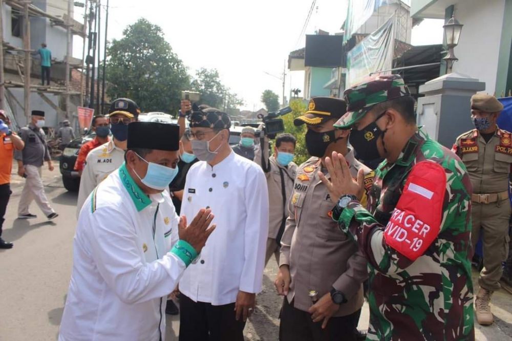 Keluarga Wagub Jabar UU Ruzhanul Jalani Tes Swab COVID-19