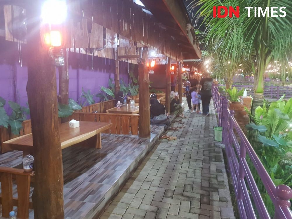 Potret Bambu Ungu Resto Medan yang Hits, Ada Taman Hingga Kolam Ikan