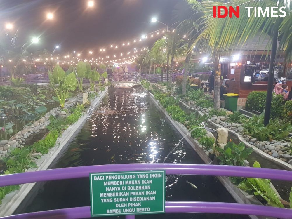 Potret Bambu Ungu Resto Medan yang Hits, Ada Taman Hingga Kolam Ikan