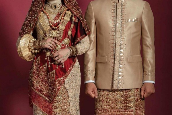 Gak Hanya Lesti - Billar, 10 Artis yang Prewedding dengan Adat Minang