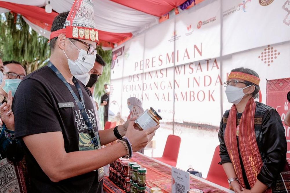 Diresmikan Sandi, Adian Nalambok Jadi Spot Terbaik Pandang Danau Toba