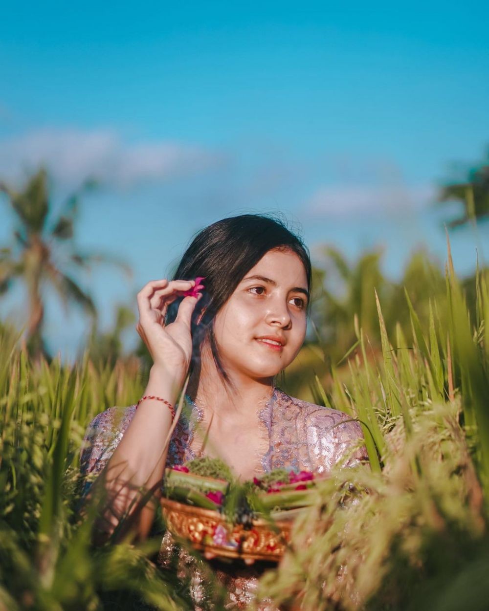 Sama-sama Populer di TikTok, 10 Adu Pesona Chika Vs Bulan Sutena