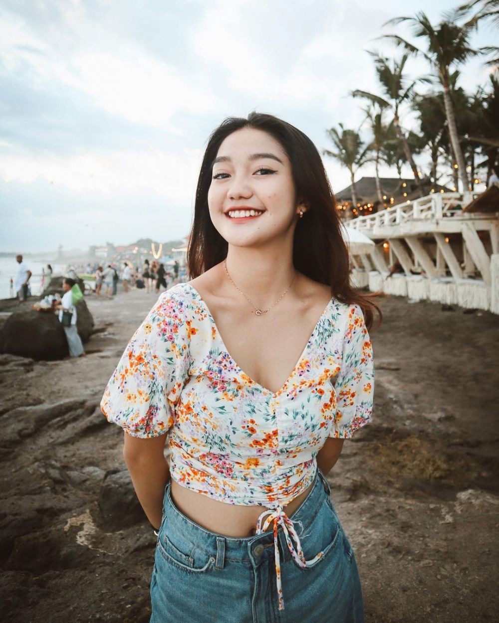 Sama-sama Populer di TikTok, 10 Adu Pesona Chika Vs Bulan Sutena