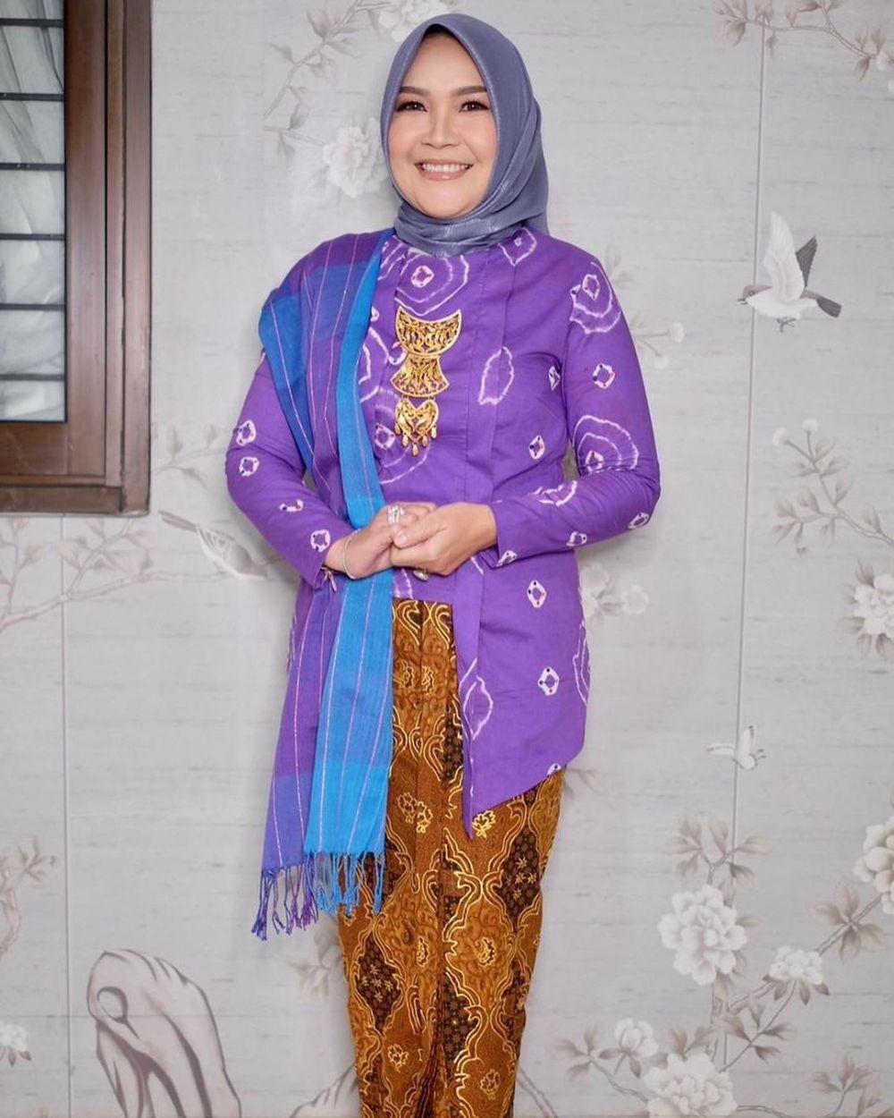 11 Kebaya Jumputan yang Cocok untuk Kondangan