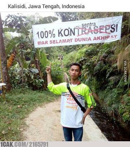 Potret 10 Desain Spanduk Salah yang Bikin Roaming Sejenak saat Melihat