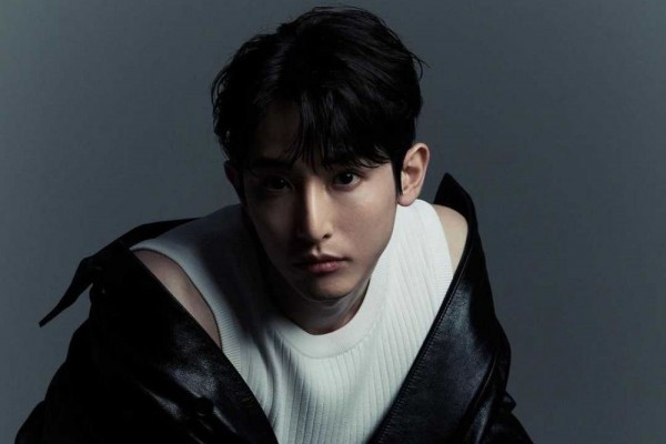 12 Potret Lee Soo Hyuk di Pemotretan Terbaru, Visual Jadi Sorotan!