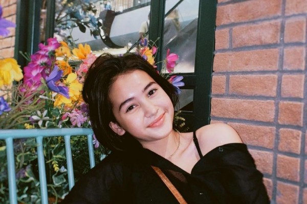 10 Artis Bertampang Bule Abis yang Ternyata Mbak-mbak Jawa