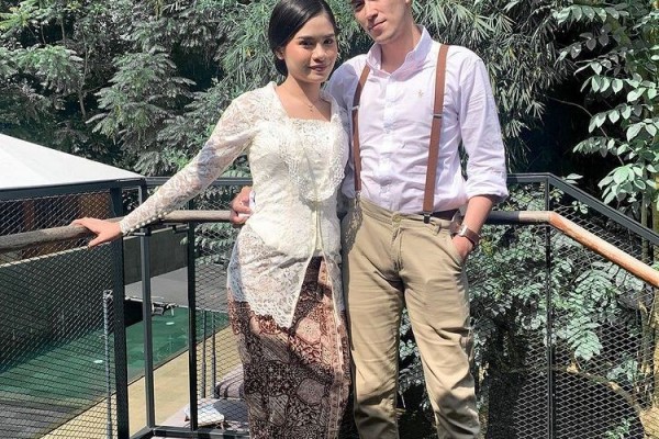 Kondangan Bareng, 10 Momen Romantis Salshadilla Juwita dan Kekasih