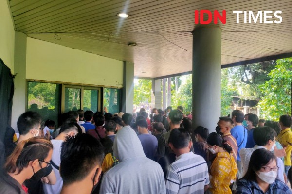 Vaksinasi Massal Di Hadapan Wapres di Kota Tangerang Bikin Kerumunan