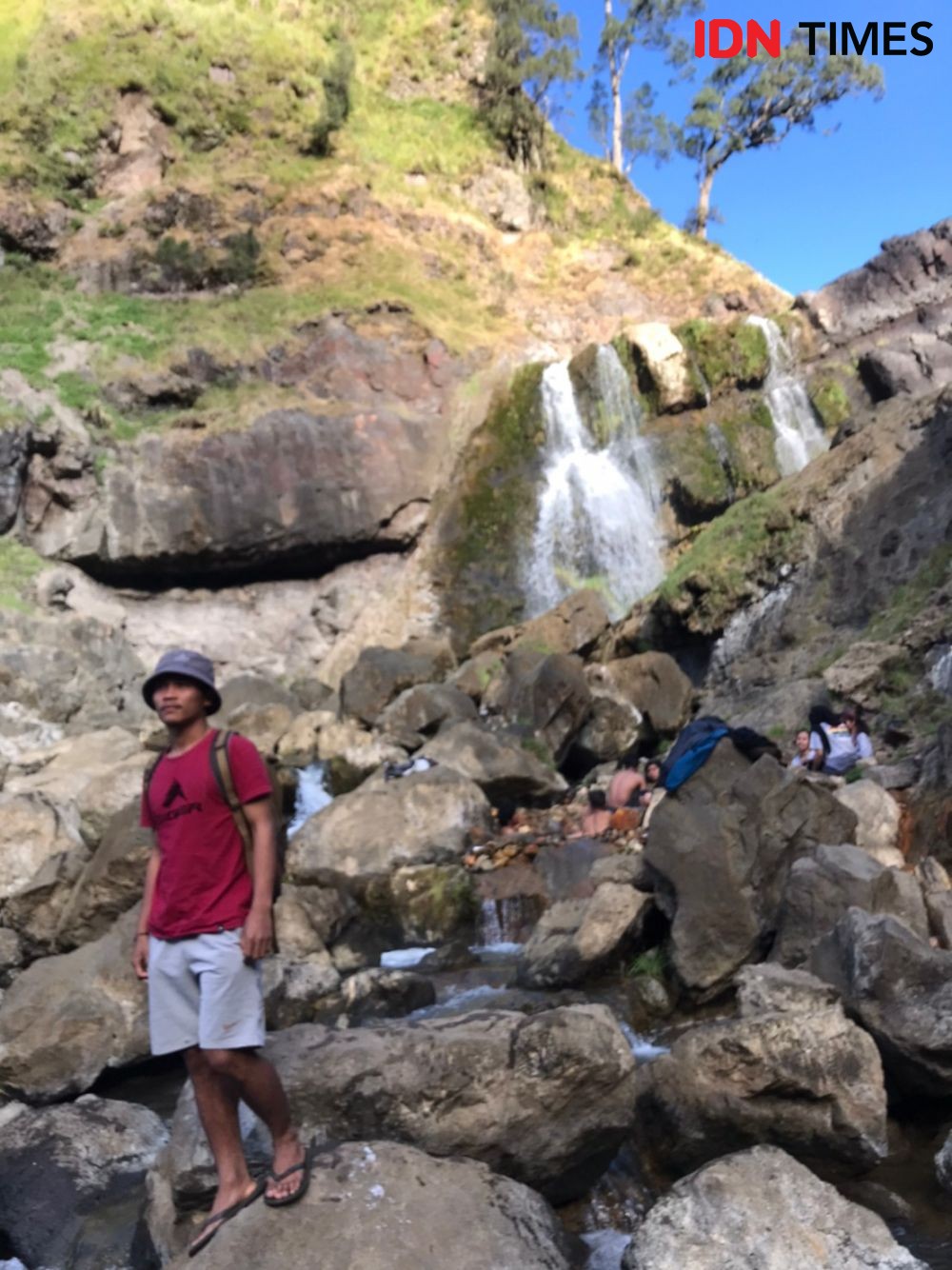 Sejuknya Kolam Pemandian Aik Nyet di Kaki Gunung Rinjani 