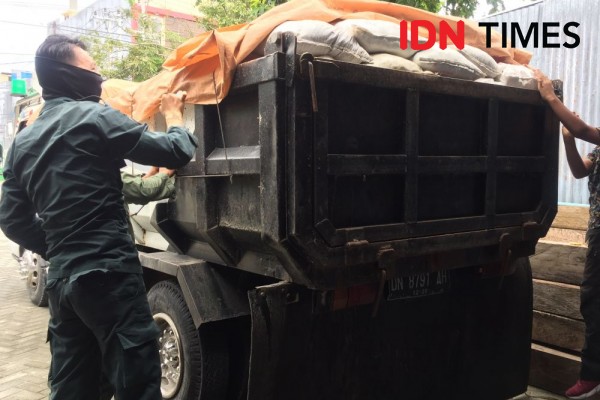 Petugas Sita 175 Karung Material Tambang Ilegal di TN Sulteng