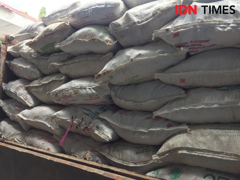 Petugas Sita 175 Karung Material Tambang Ilegal di TN Sulteng