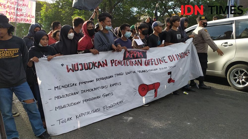 Jenuh Kuliah Online, Mahasiswa Makassar Demo Minta Kelas Tatap Muka