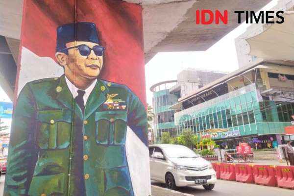 Keren! Mural Pahlawan Nasional Terpampang di Flyover Kedaton