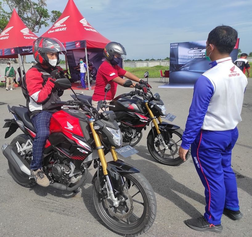 Tiga Alasan Motor Sport Honda CB150R Streetfire Nyaman Dikendarai