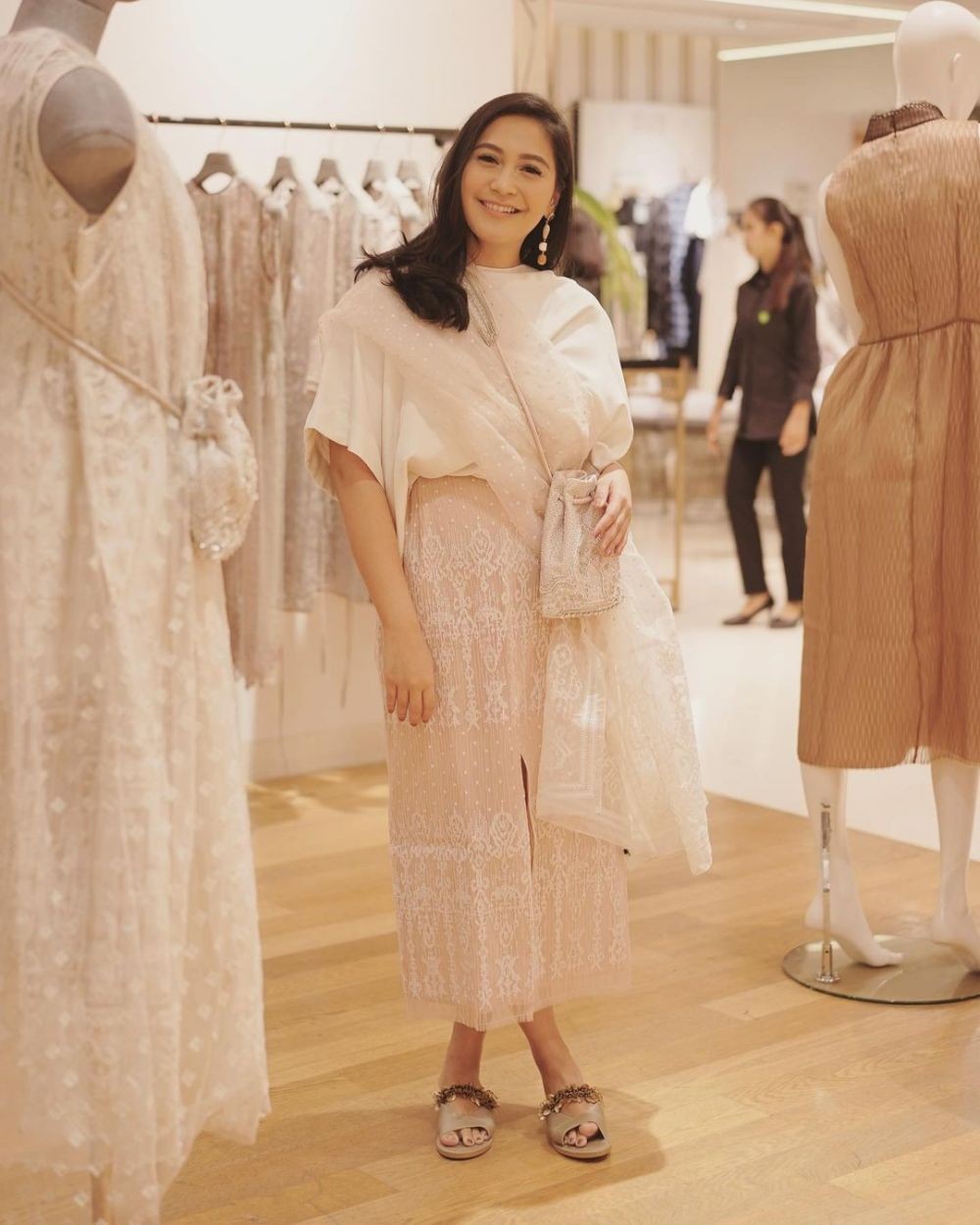 Mewah bak The Kardashian, 10 Gaya Kondangan Glamor ala Keluarga Andara