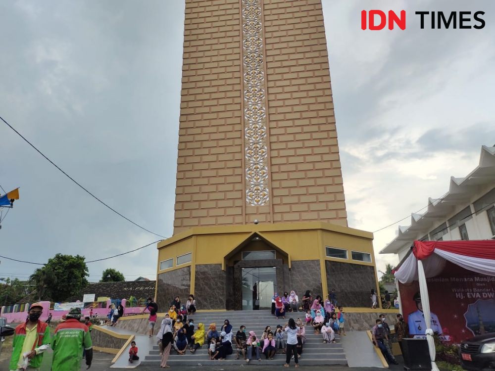 Cara Baru Melihat Keindahan Bandar Lampung dari Menara 114 Meter