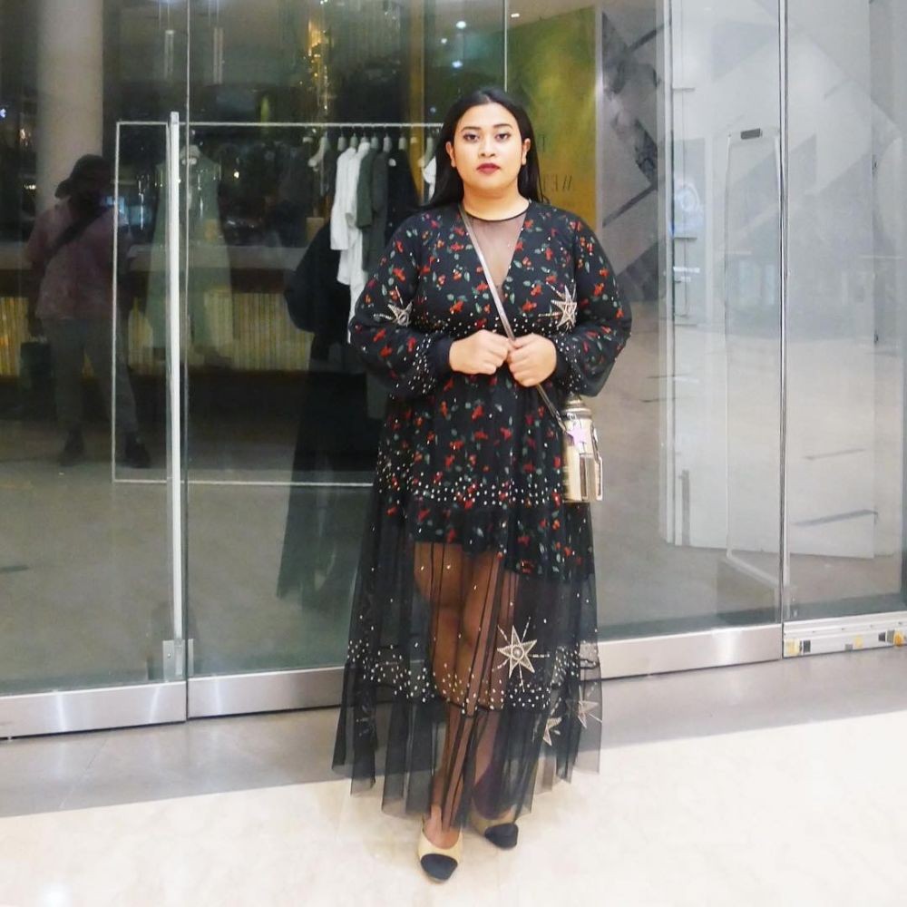 Cetar to the Max! 9 Gaya Kondangan Plus Size Berbahan Tulle