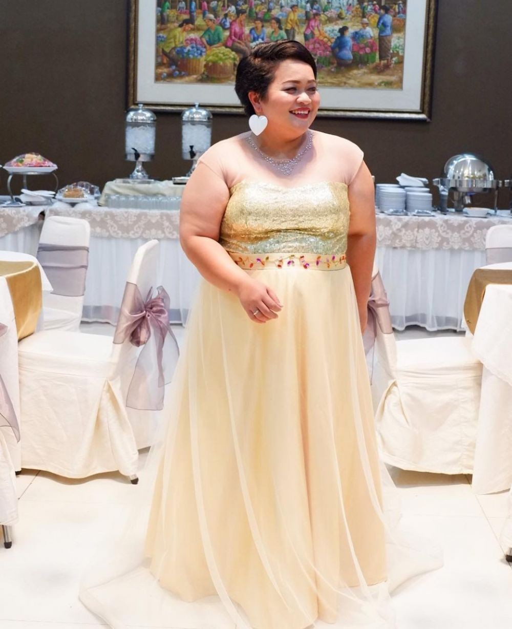 Cetar to the Max! 9 Gaya Kondangan Plus Size Berbahan Tulle