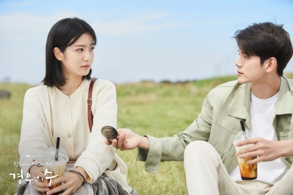 Terlihat Cuek, 5 Zodiak yang Diam-diam Haus Kasih Sayang!