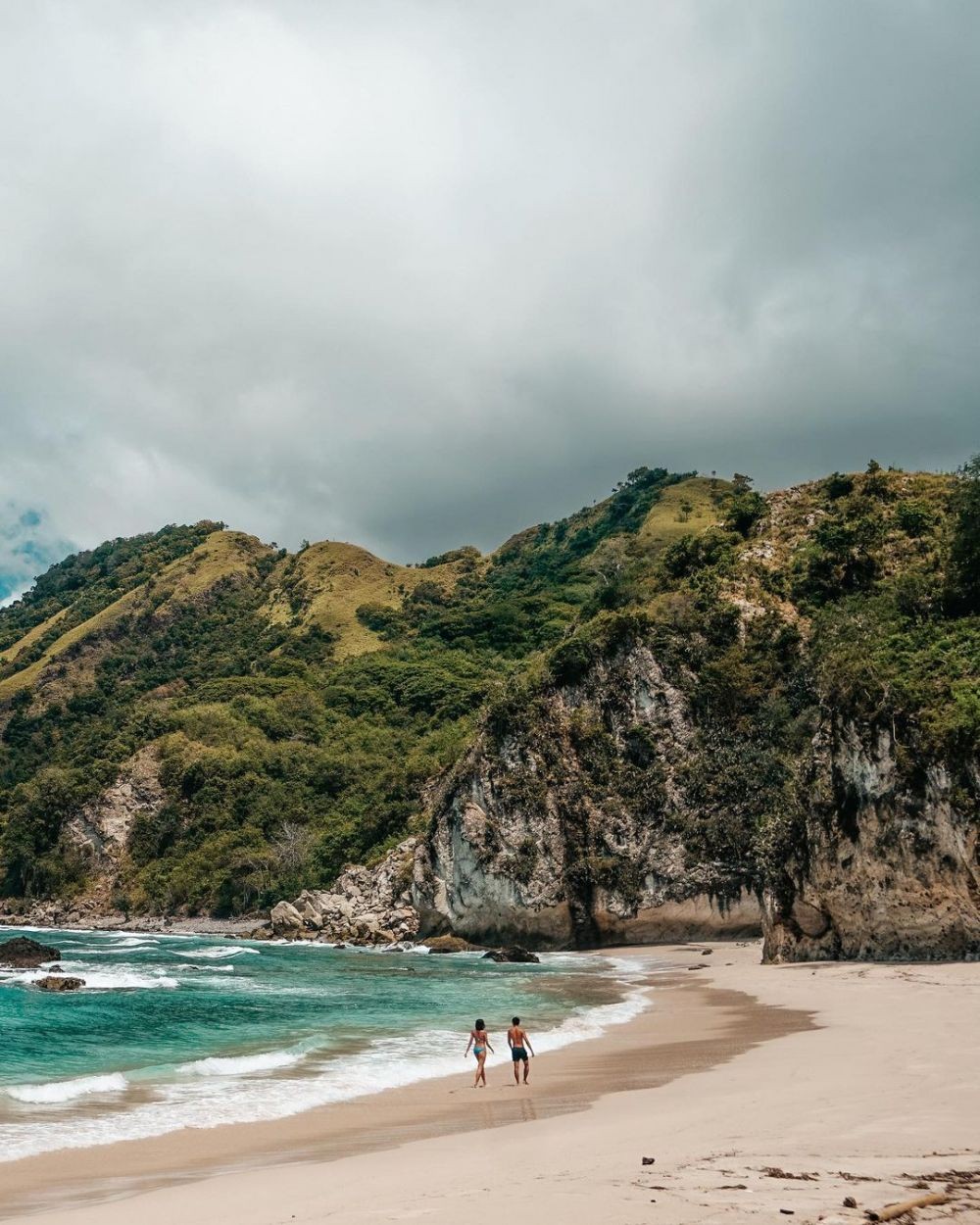 10 Pantai di Indonesia yang Dianggap Paling Cantik, Pernah ke Sini?