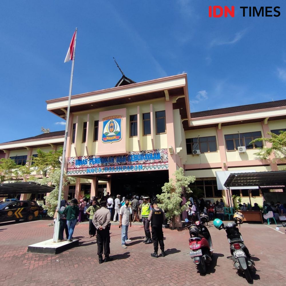 Anak Tak Masuk SMP Negeri, Emak-emak Demo Disdikbud Balikpapan 