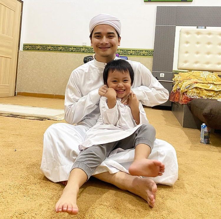 Hot Daddy, 10 Artis Pria yang Jadi Ayah di Usia Muda