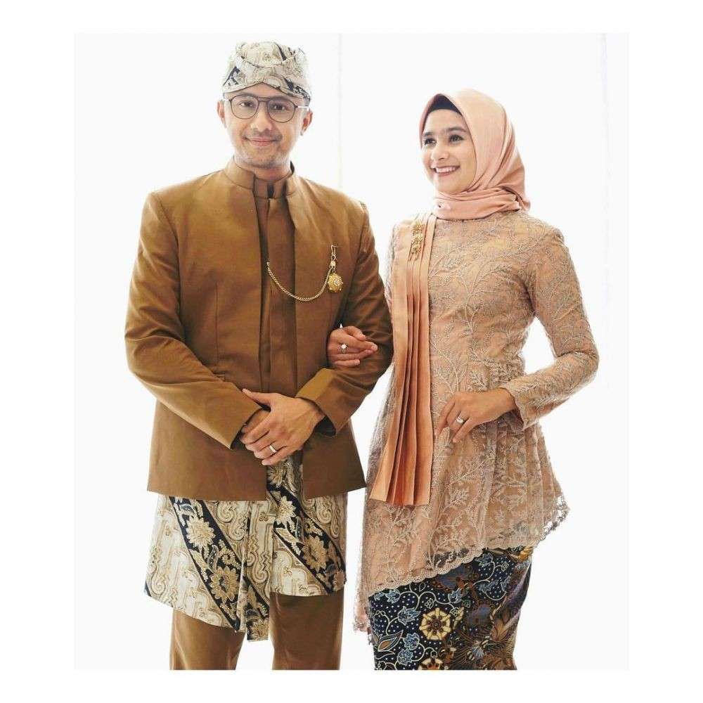 9 Inspirasi Kebaya Dari Seleb Yang Nikahi Pejabat, Mewah!