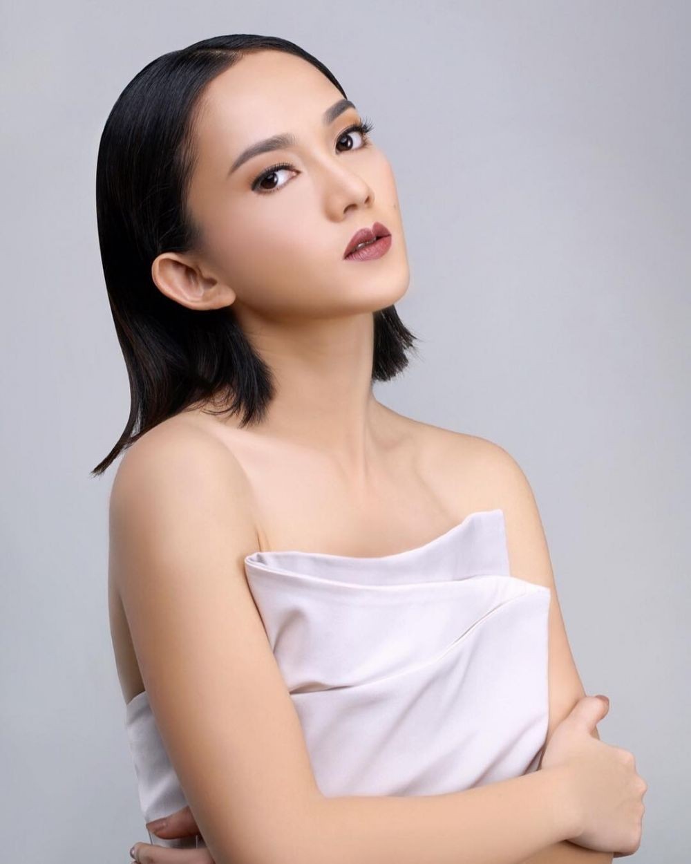 10 Ragam Inspirasi Hair Do Lamaran untuk Rambut Pendek