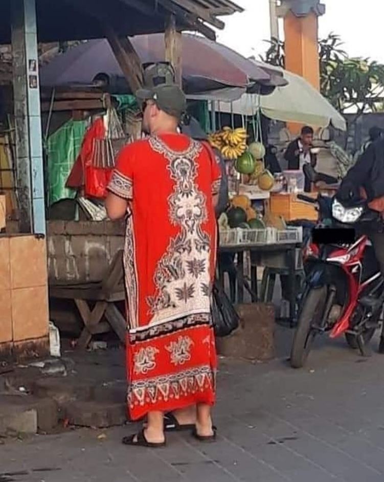 10 Kelakuan Pembeli Warung Ini Bikin Penjual Geregetan