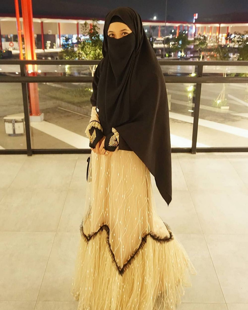 Inspirasi Gamis Bercadar untuk Kondangan, Gaya Pesta Stylish