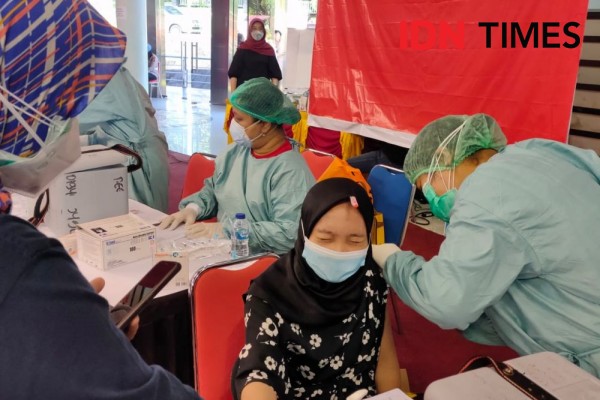 Vaksinasi Serentak 16 Ribu Warga Kaltim, Presiden Minta Dua Kali Lipat