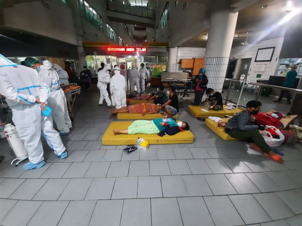 Kondisi COVID Kritis, 2 Rumah Sakit di Bandung Dirikan Tenda Darurat