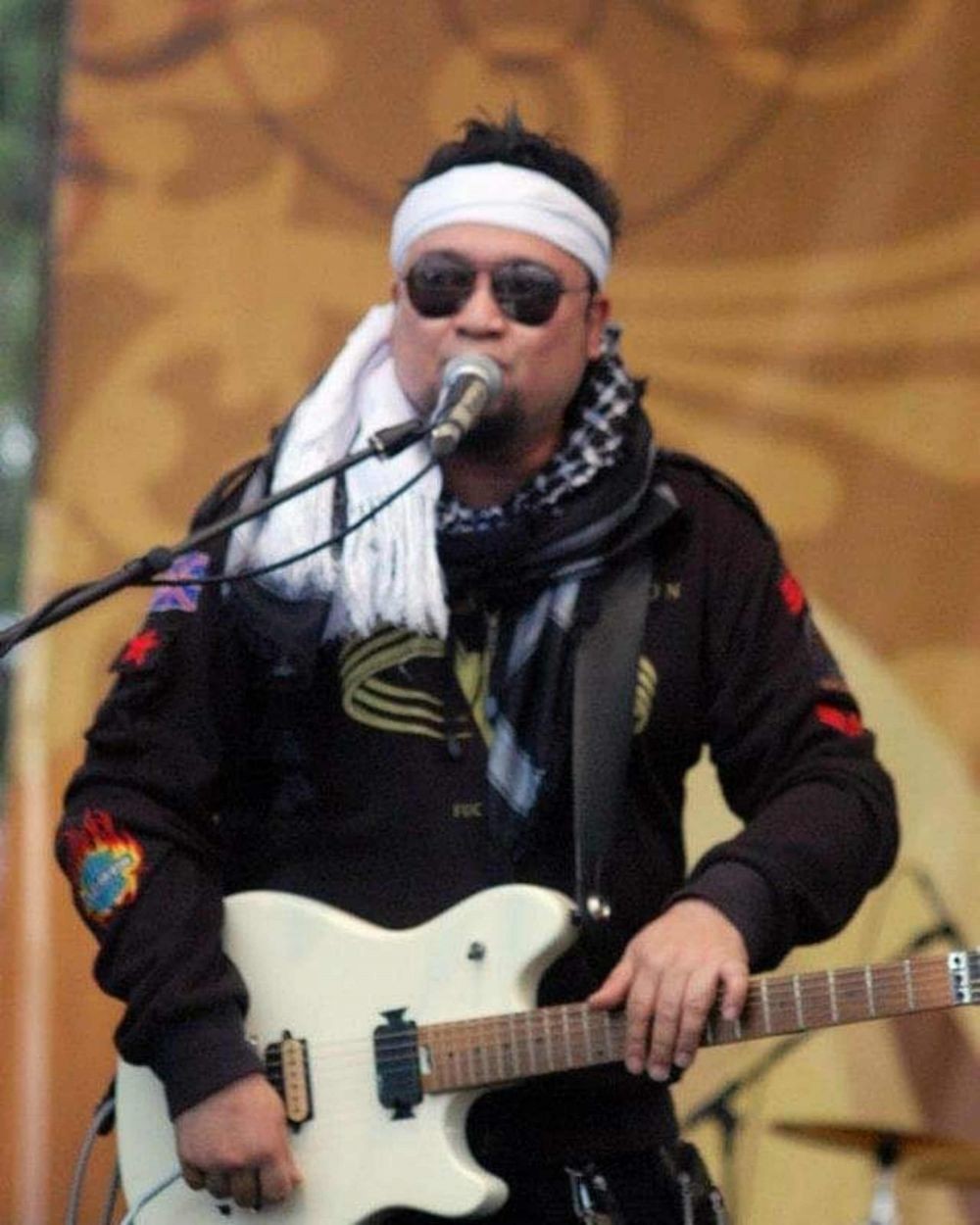 RIP! 10 Fakta Perjalanan Karier Aria Baron eks Gitaris GIGI