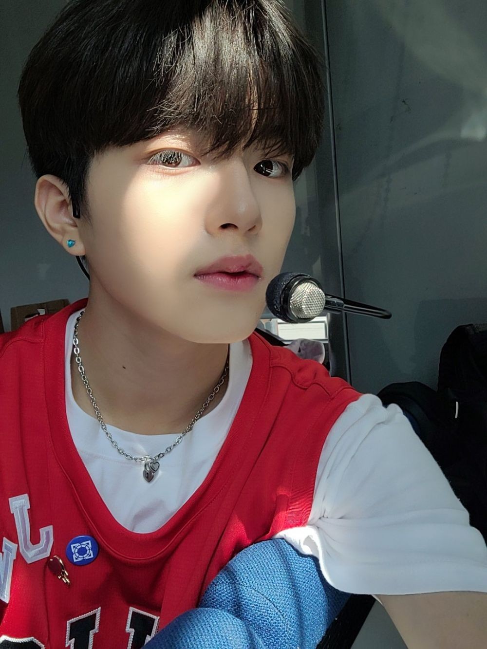 10 Potret Terbaru Lee Jin Woo Produce X 101, Bikin Pangling!