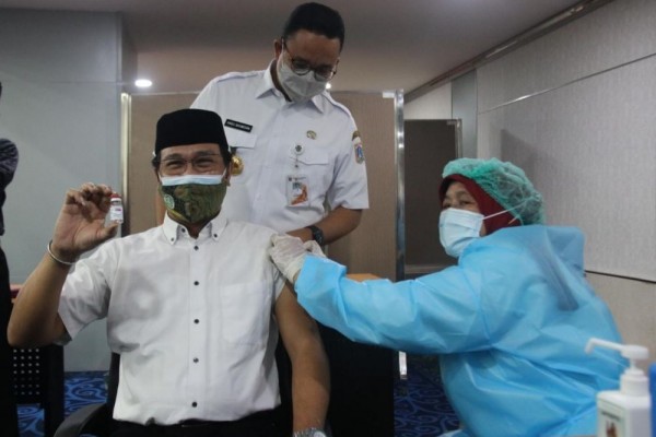 Anies: 5 Juta Warga Jakarta Sudah Terima Vaksin Tahap I