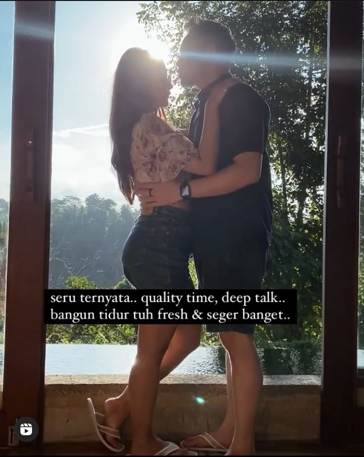 10 Kemesraan Jenita Janet dan Suami yang Baru Beli Peternakan