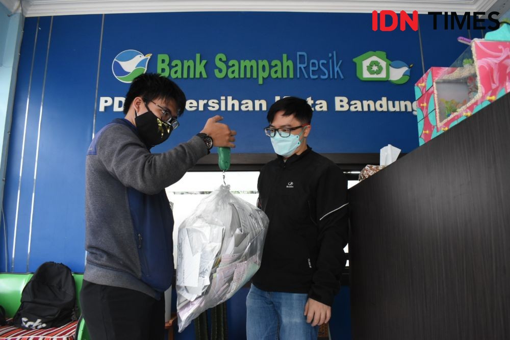 300 Bank Sampah di Bandung Bisa Tukar Sampah Jadi Emas 
